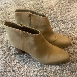 Old Navy heeled ankle boots size 11